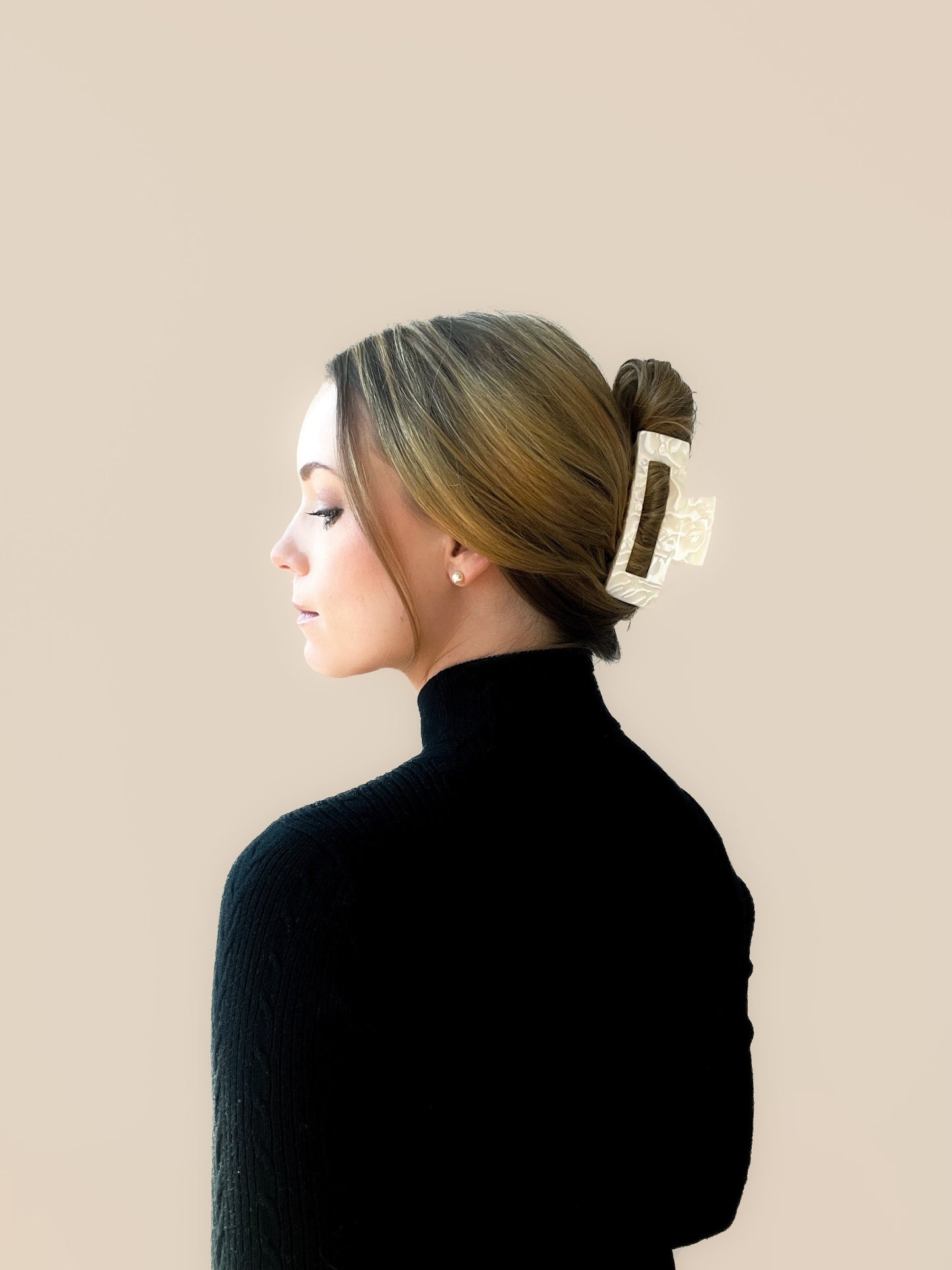 Nº1 | Limestone Large Claw