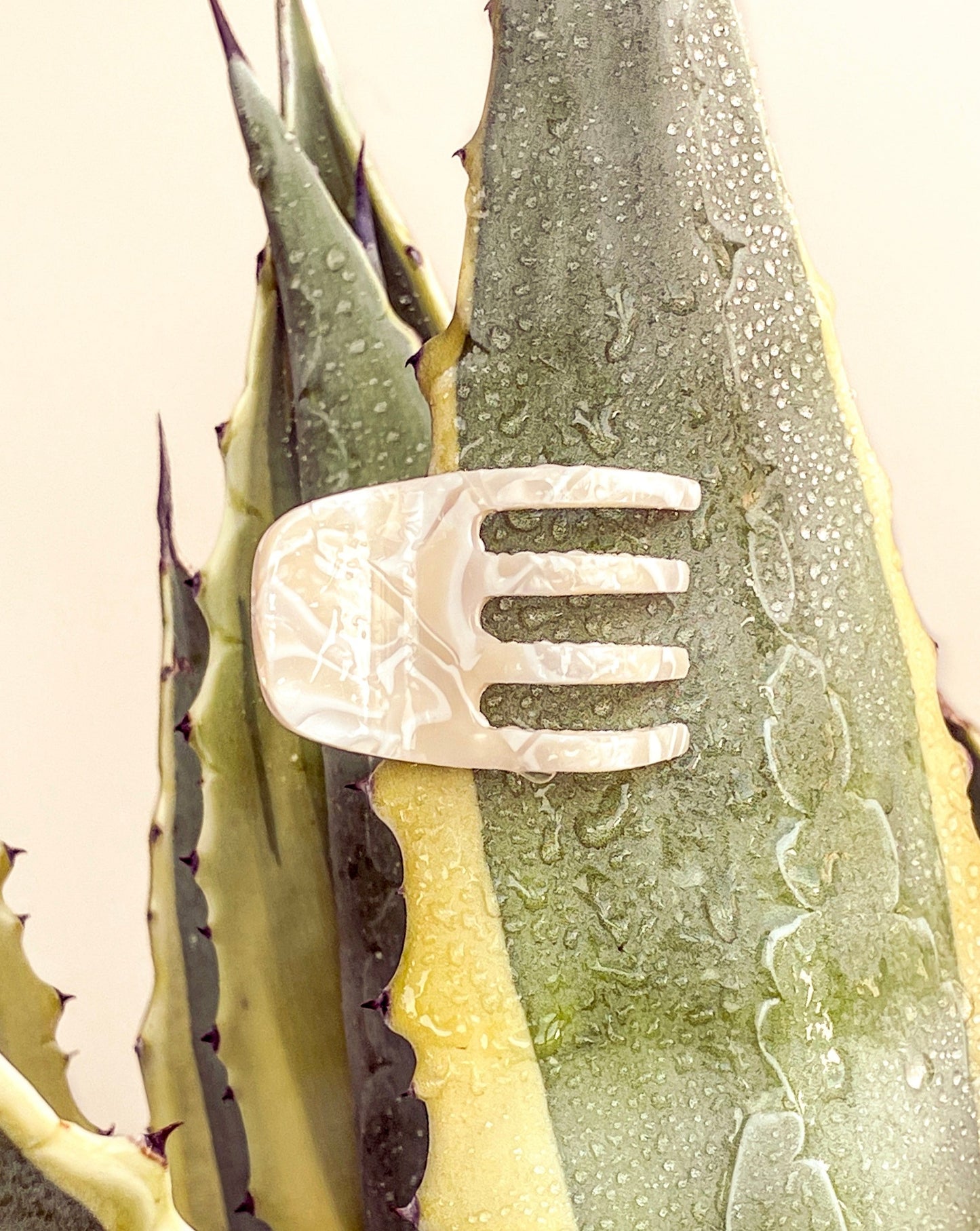 Nº1 | Limestone Small Claw